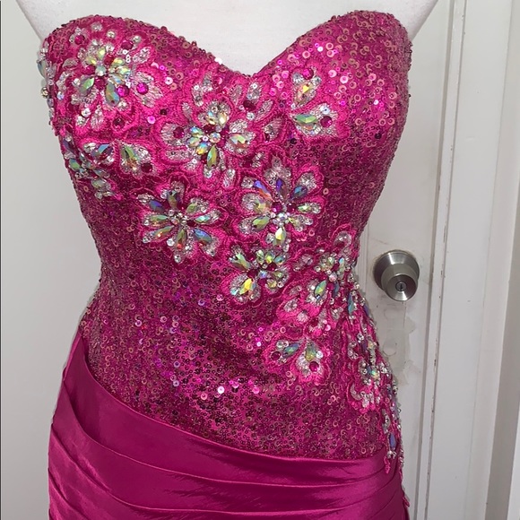 Pink floral Tony Bowls Gown - Picture 2 of 6